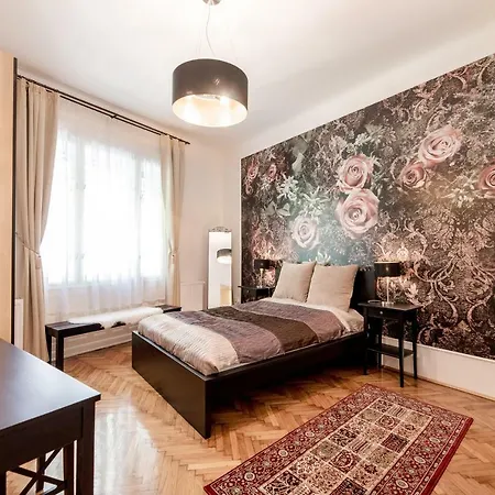 Bpr Gellért Family * Budapest